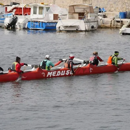 Le Calypso Les Pieds Dans L'eau 10 M